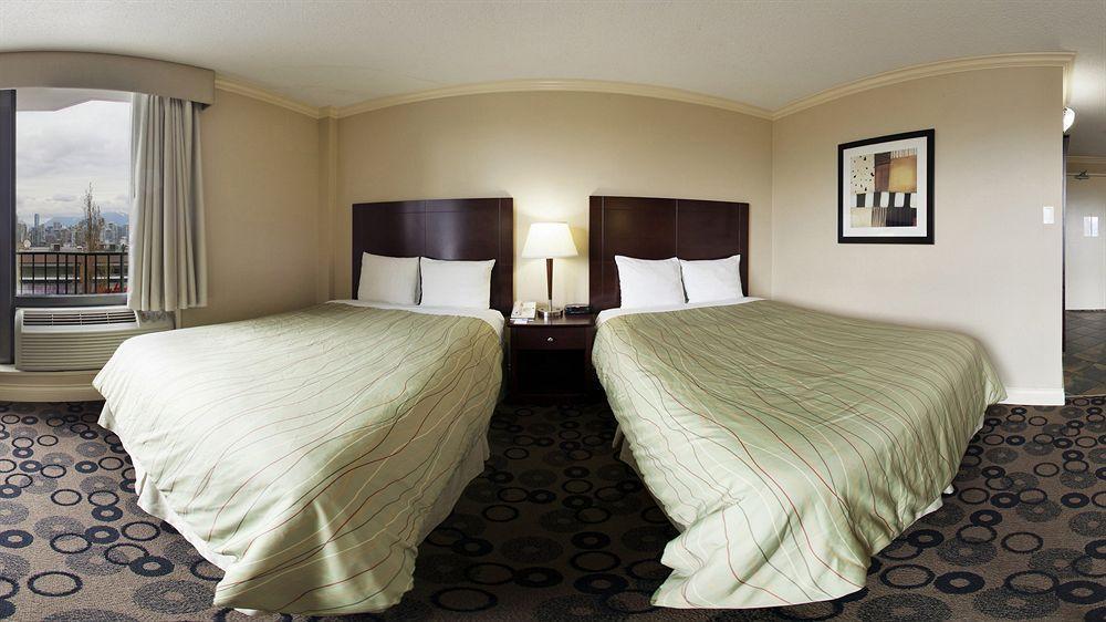 וונקובר Park Inn & Suites By Radisson מראה חיצוני תמונה