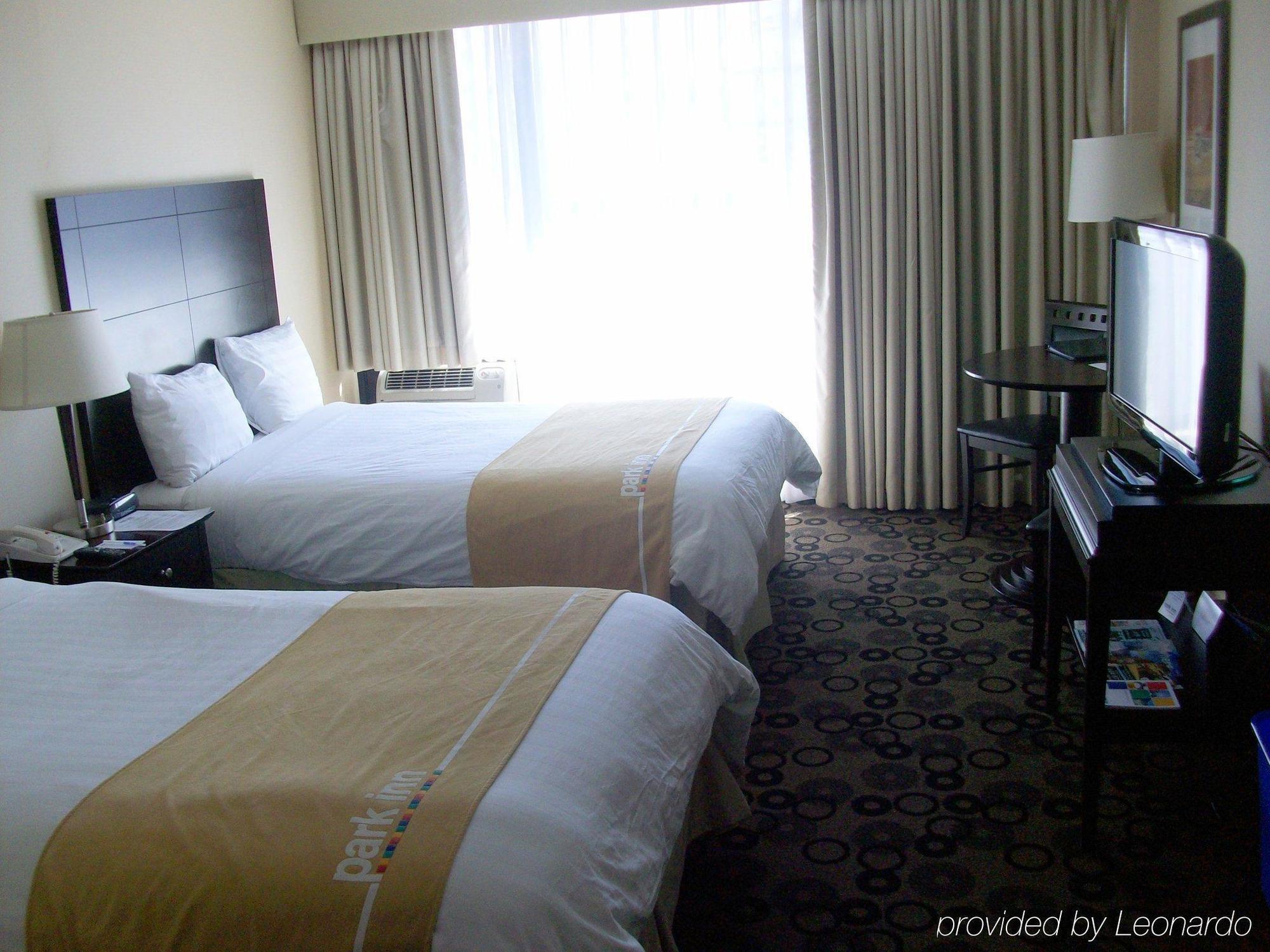 וונקובר Park Inn & Suites By Radisson חדר תמונה