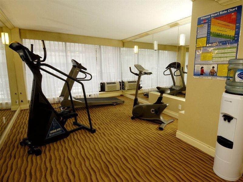 וונקובר Park Inn & Suites By Radisson מראה חיצוני תמונה