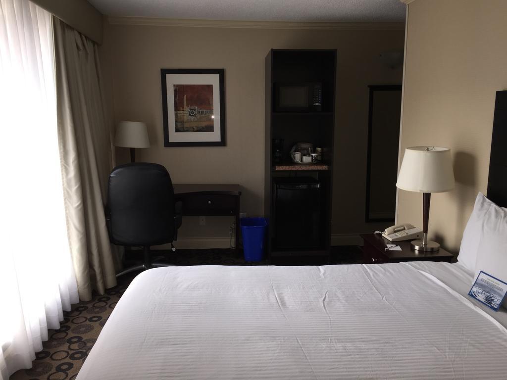 וונקובר Park Inn & Suites By Radisson מראה חיצוני תמונה