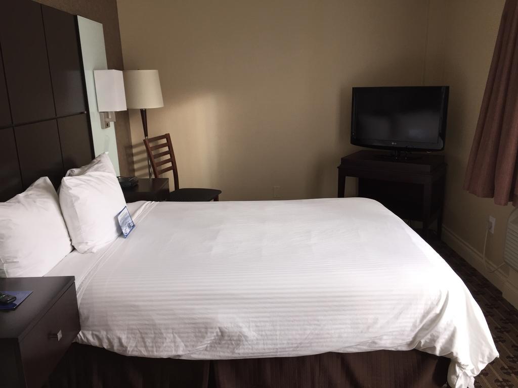 וונקובר Park Inn & Suites By Radisson מראה חיצוני תמונה