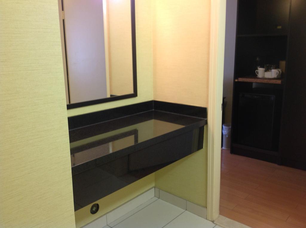 וונקובר Park Inn & Suites By Radisson מראה חיצוני תמונה