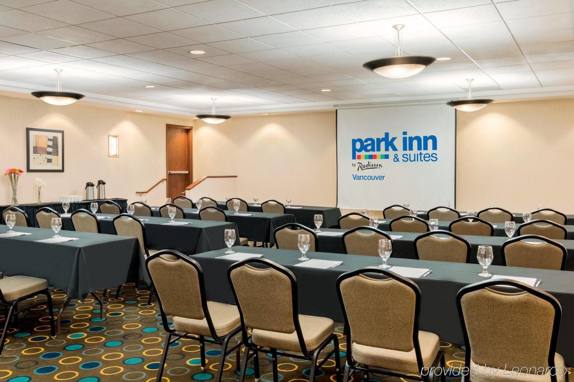 וונקובר Park Inn & Suites By Radisson מראה חיצוני תמונה