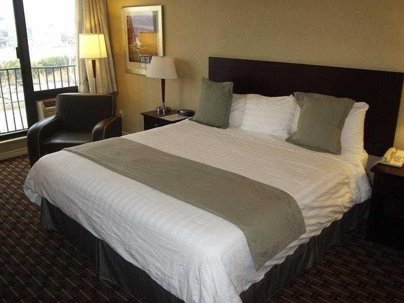 וונקובר Park Inn & Suites By Radisson מראה חיצוני תמונה