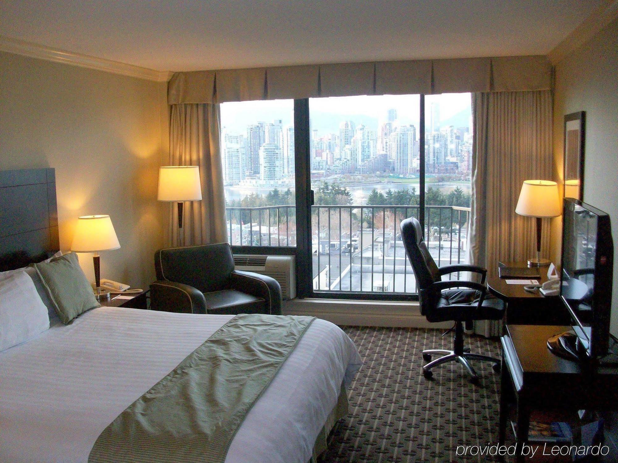 וונקובר Park Inn & Suites By Radisson חדר תמונה