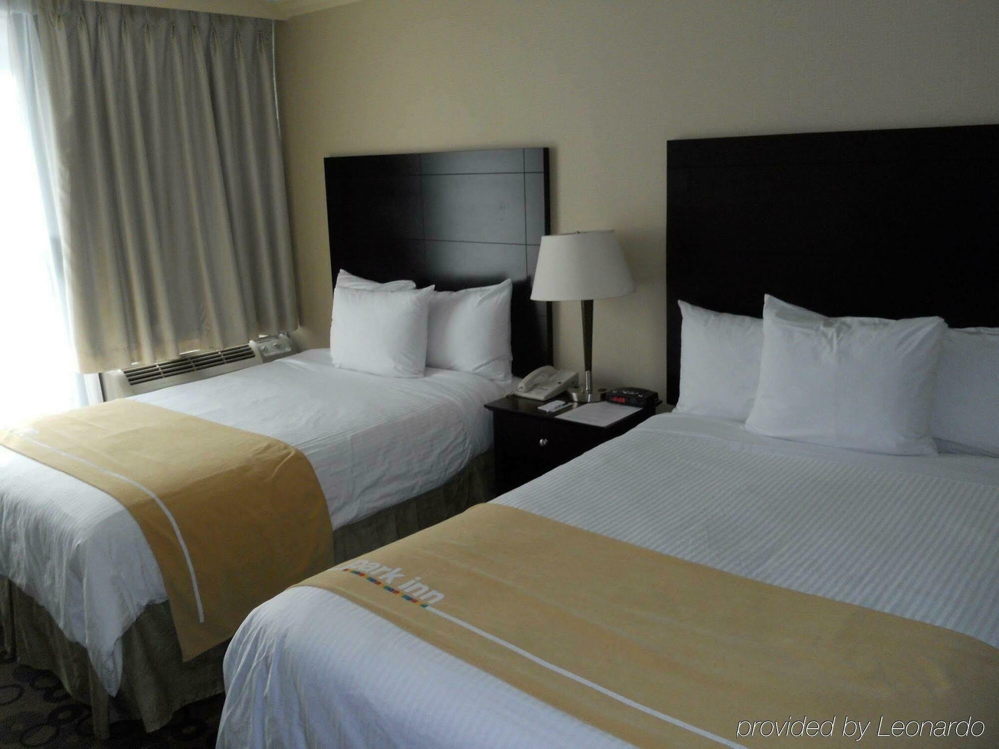 וונקובר Park Inn & Suites By Radisson מראה חיצוני תמונה