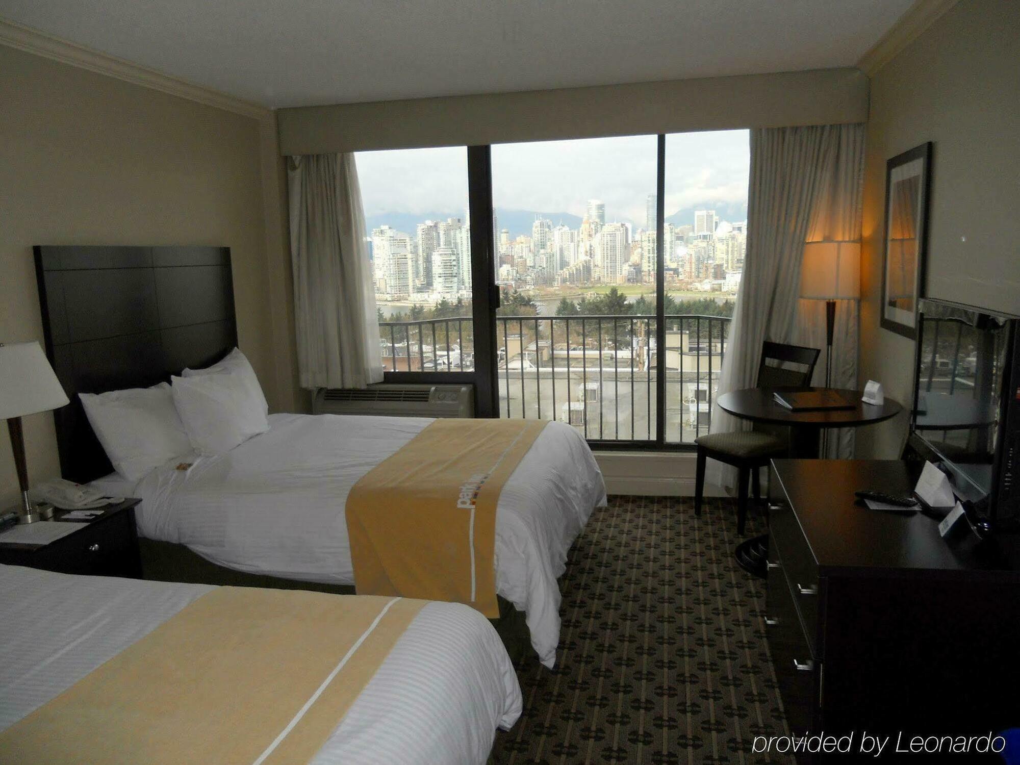 וונקובר Park Inn & Suites By Radisson מראה חיצוני תמונה