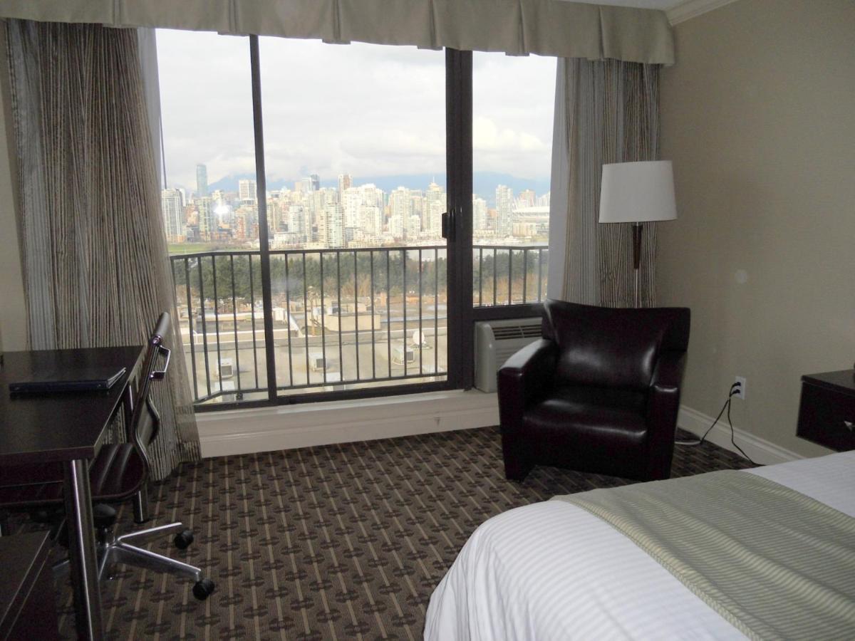 וונקובר Park Inn & Suites By Radisson מראה חיצוני תמונה