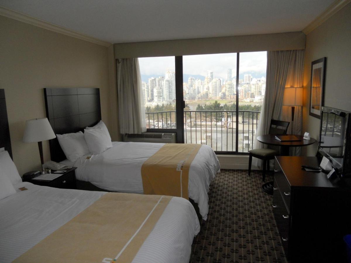 וונקובר Park Inn & Suites By Radisson מראה חיצוני תמונה