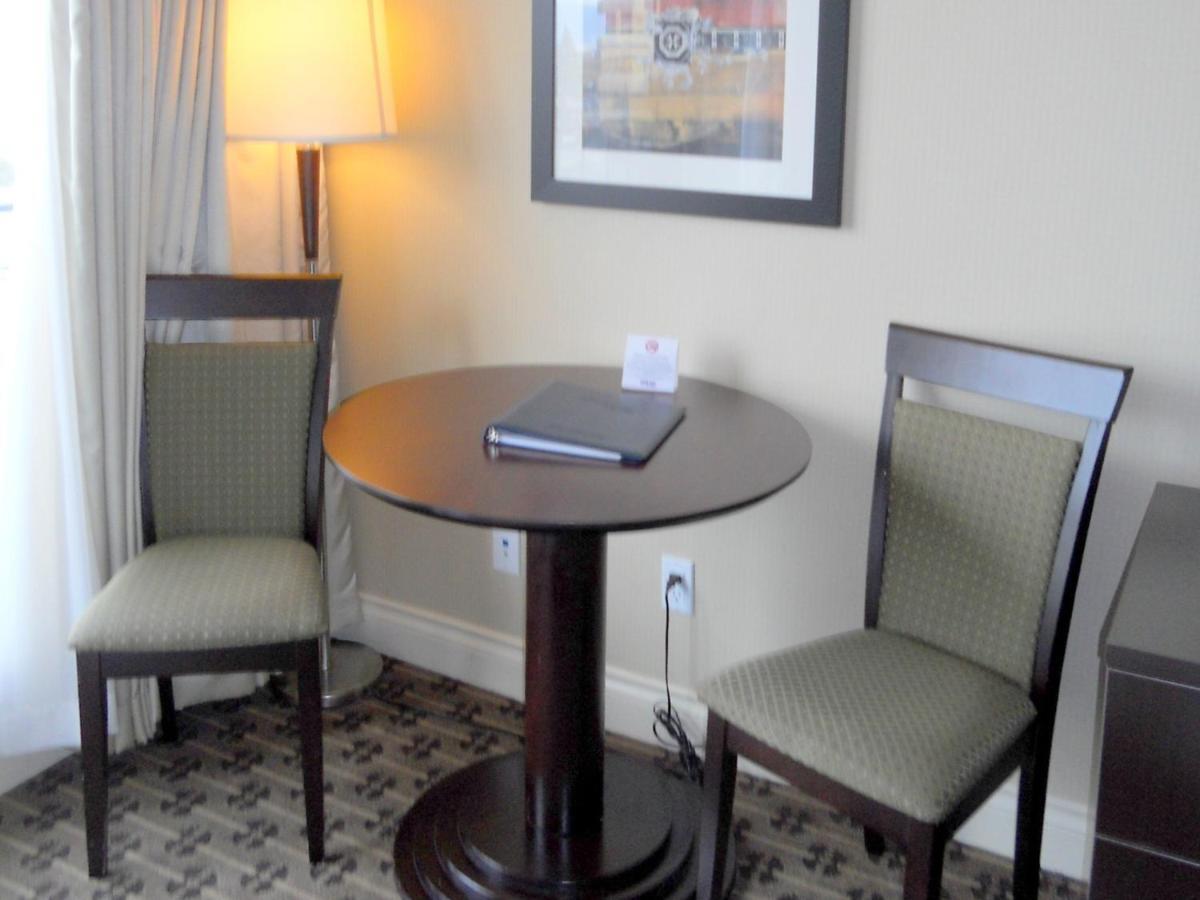 וונקובר Park Inn & Suites By Radisson מראה חיצוני תמונה