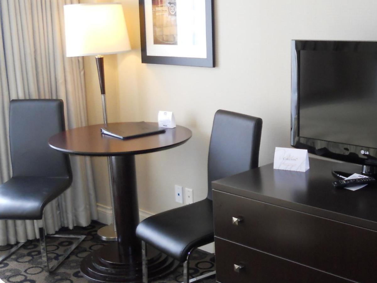וונקובר Park Inn & Suites By Radisson מראה חיצוני תמונה