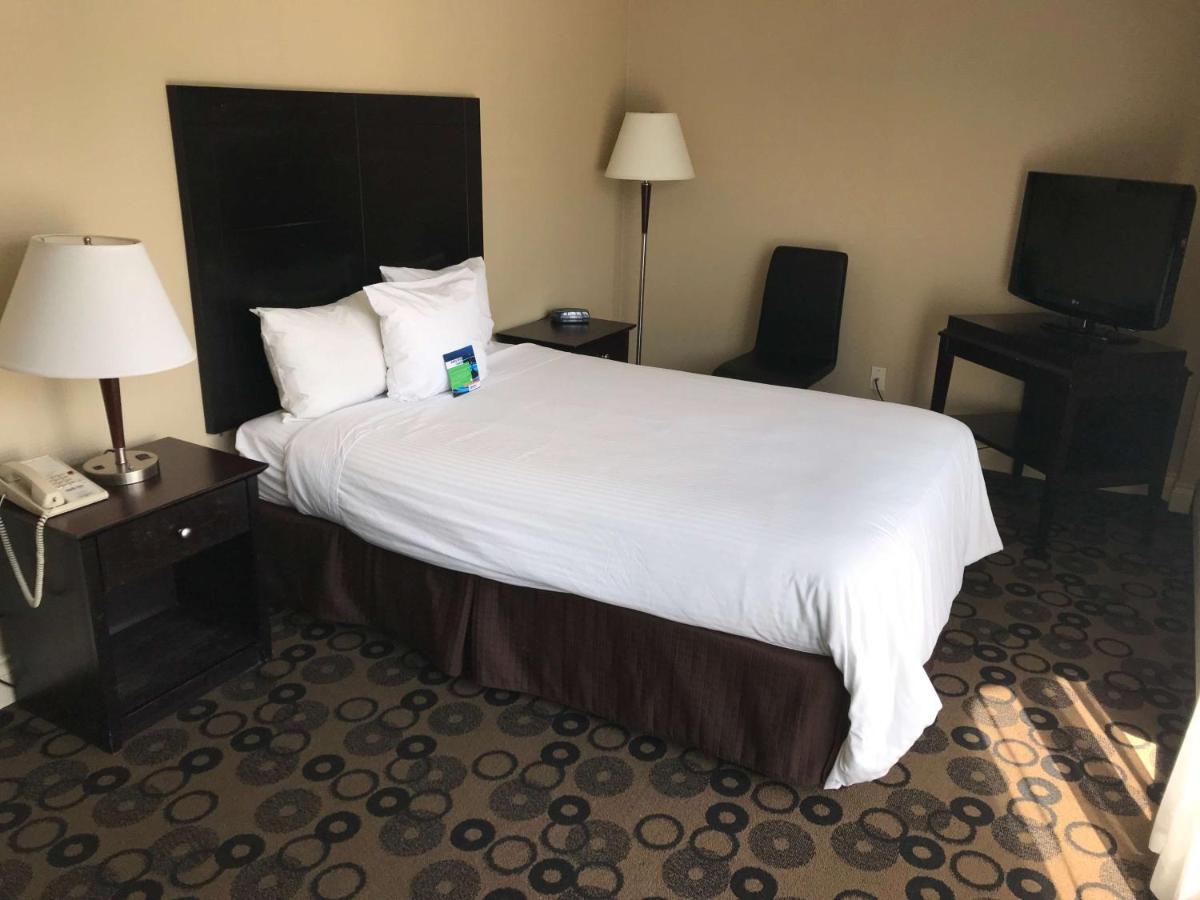 וונקובר Park Inn & Suites By Radisson מראה חיצוני תמונה